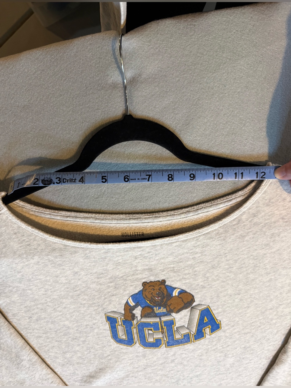 Woman’s Hollister Off-the-Shoulder UCLA Pullover in Light Gray Size Small - Picture 5 of 9
